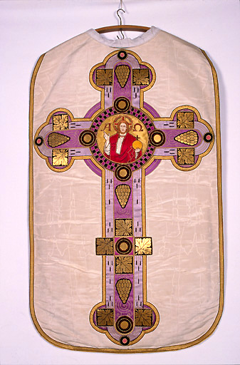 Chasuble, étole, manipule, bourse de corporal et voile de calice (ornement blanc)