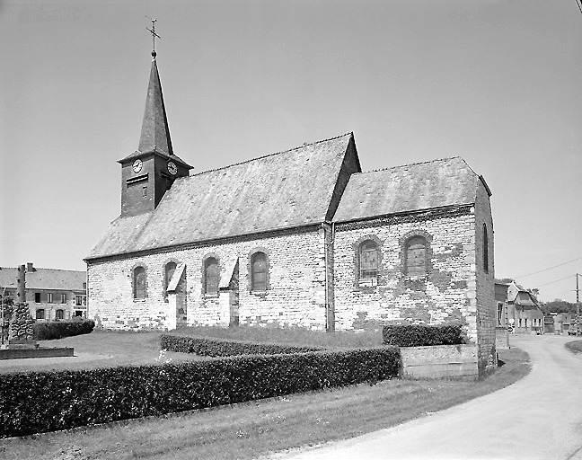 Vue depuis le sud-est de la nef et du choeur construits en 1771.