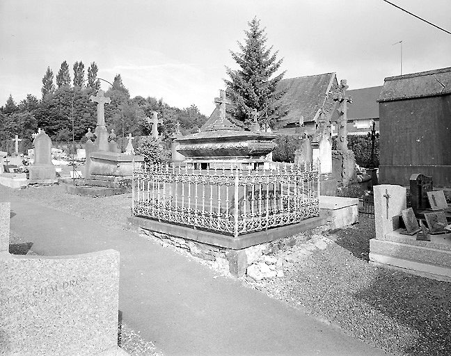 Tombeau (sarcophage) de la famille Bordreaux-Grimpret