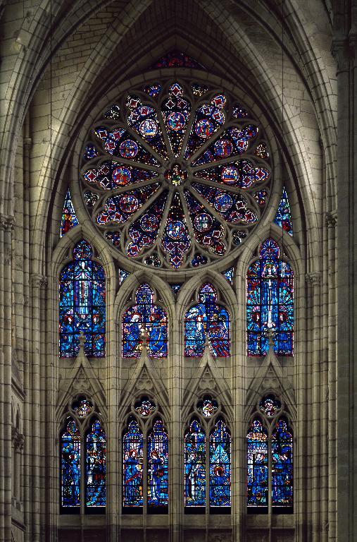 Vue de la fenêtre nord du transept. ; Vue générale.