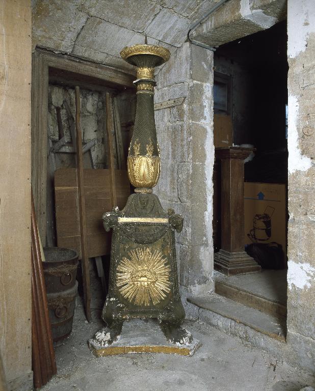 Vue du chandelier (avant restauration).