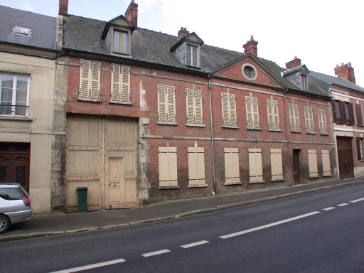 Façade sur rue.