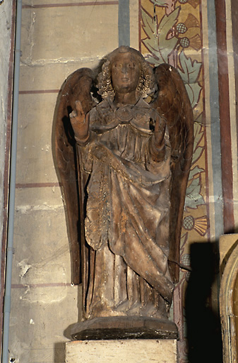 Vue d'ensemble de la statue, en chêne, datant du 15e siècle.