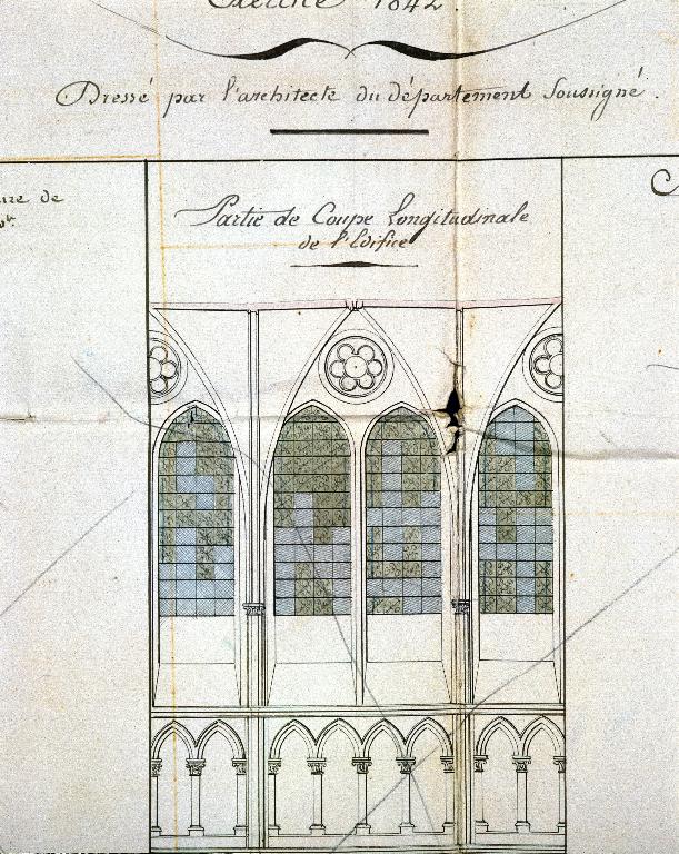 Plans, élévations et coupes de travaux à éxécuter à la cathédrale de Soissons au cours de l'exercice 1842, dessinés par l'architecte départemental H. van Cléemputte : relevé de grisailles des fenêtres hautes du côté nord de la nef (AN : F 19, carton 7887).