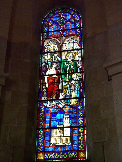 Vue de la verrière sud du choeur.