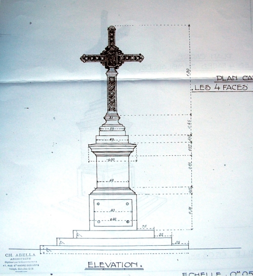 Dessin du monument communal du cimetière extrait des dossiers de dommages de guerre (A.D. Aisne : 15 R 1300).