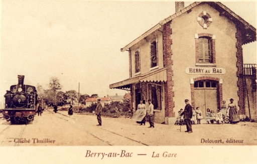 Vue ancienne de la gare (Coll. Part.).