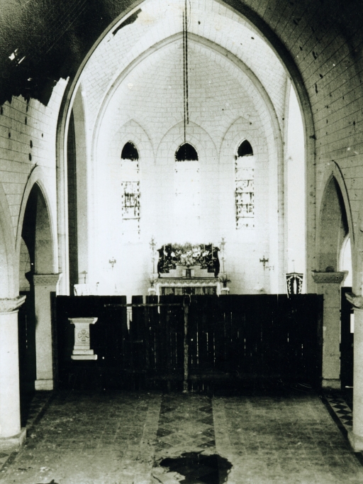 Vue intérieure de la nouvelle église après la Seconde Guerre mondiale (Coll. Part.).