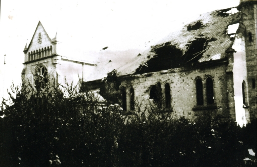 Vue de la nouvelle église après la Seconde Guerre mondiale (Coll. Part.).