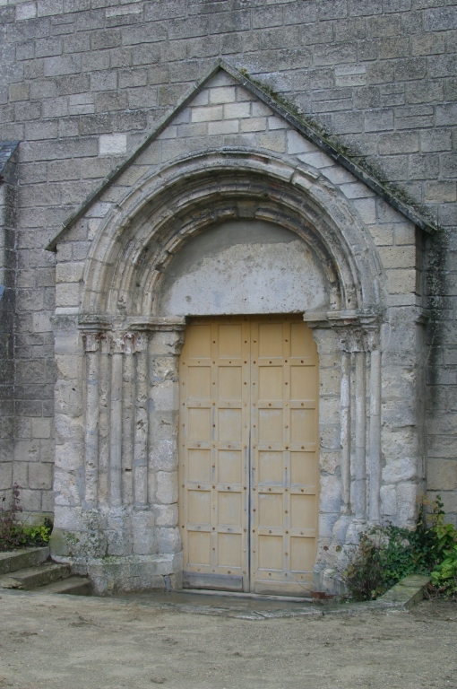 Vue d'ensemble du portail ouest.