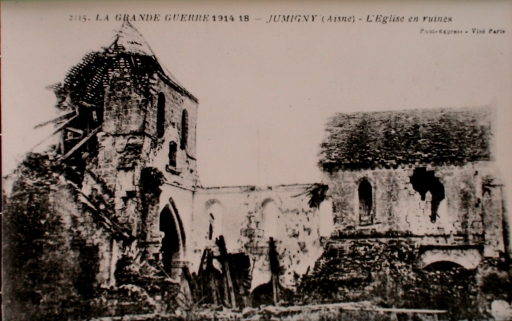 Vue de l'église en ruines (A.D. Aisne : 2 Fi Jumigny 3).