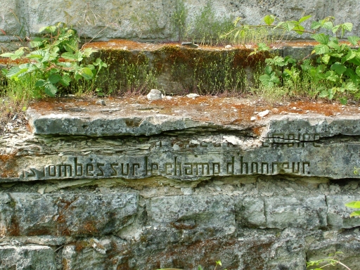 Détail de l'inscription située au revers du monument.