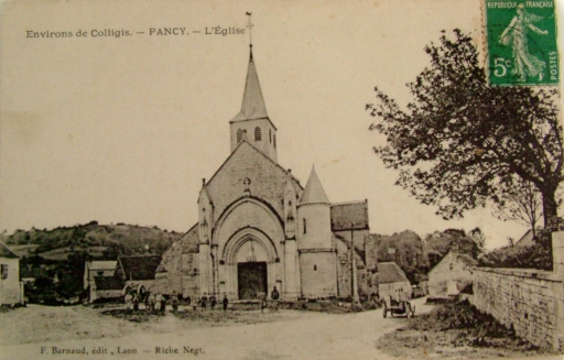 Vue de l'église avant la guerre (Coll. Part.).