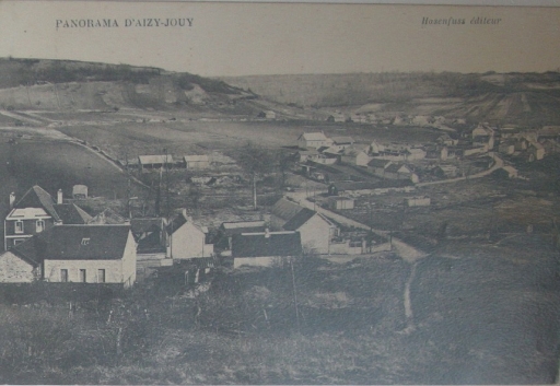 Panorama du village pendant la reconstruction (Coll. Part.).