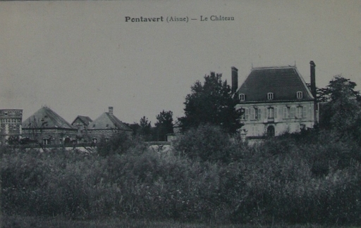 Vue du château avant les conflits (Coll. Part.).