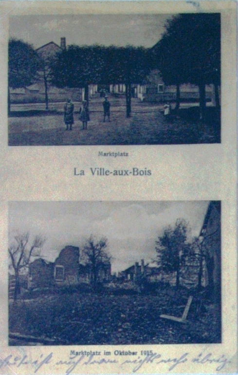 Vue de la place avant et après octobre 1915.