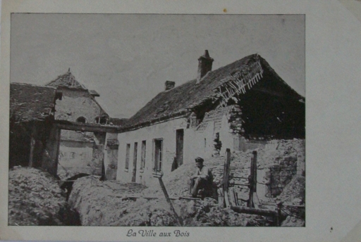 Vue du village pendant les conflits.