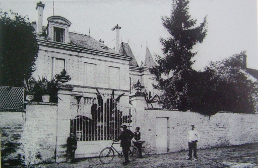 Vue d'une maison bourgeoise avant la guerre.