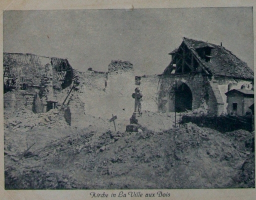 Ruines de l'église après 1916 (Coll. Part.).