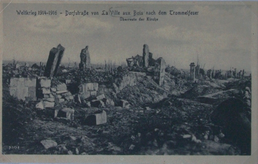 Ce qu'il reste de l'église à la fin de la guerre (Coll. Part.).