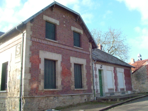 Vue de la façade sur rue.