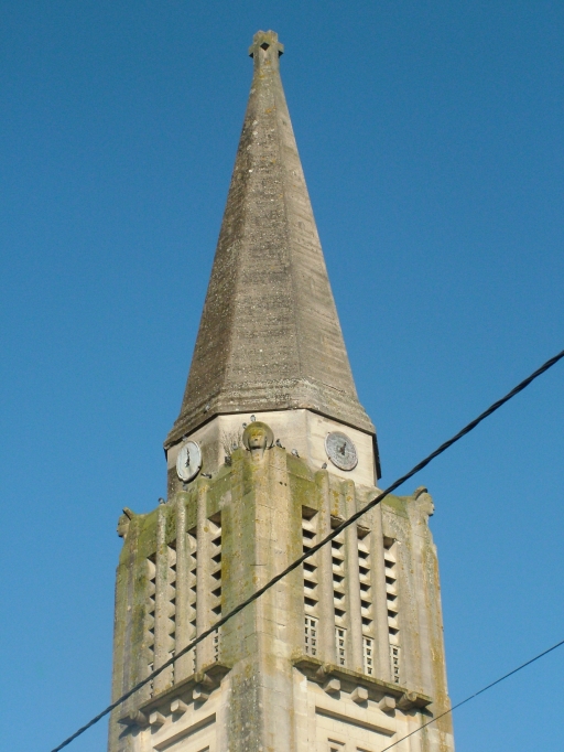 Vue détaillée du clocher.