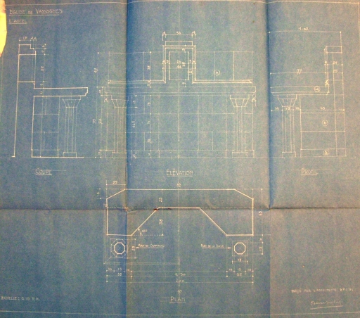 Plan et coupe de l'autel.