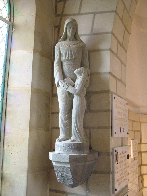 Vue de la statue de sainte Anne.