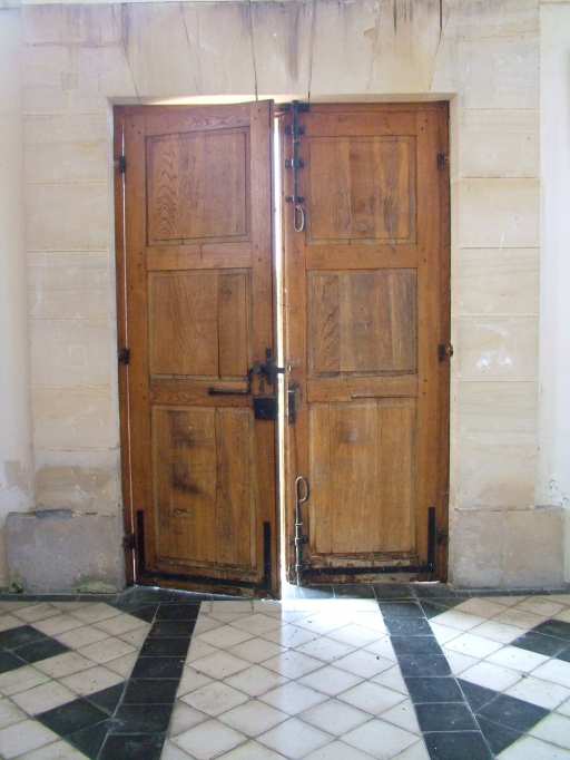 Vue de la porte d'entrée.