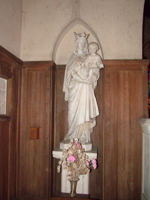 Statue de la Vierge à l'Enfant.