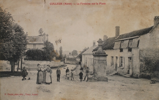 Vue de la place de Colligis vers le village de Crandelain (Coll. Part.).