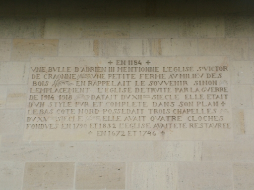 Détail de l'inscription au chevet.