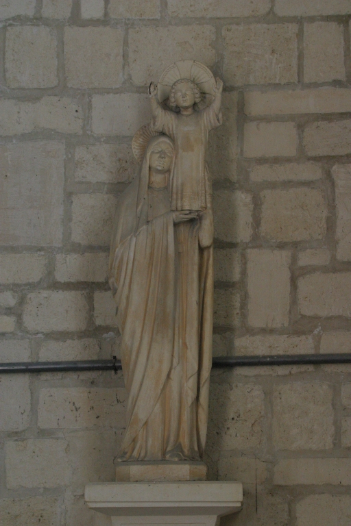 Vue de la Vierge à l'Enfant de l'autel secondaire sud signée Alliot.