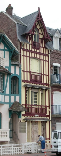 Vue d'ensemble, façade sur mer.