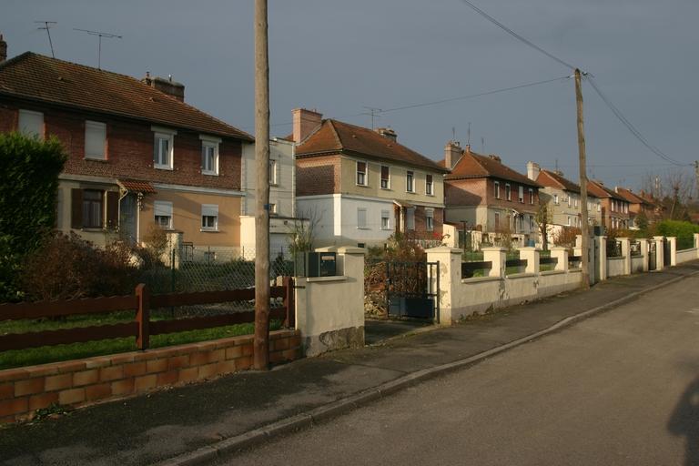 Façades, rue Roger-Salengro.