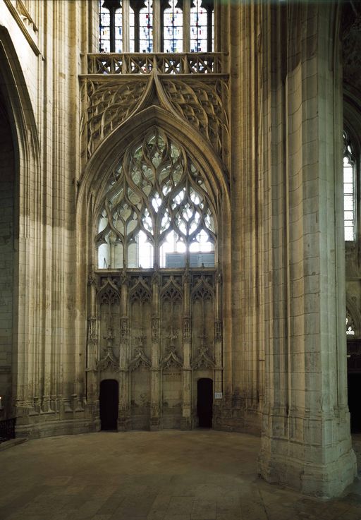 Vue intérieure du bras sud du second ou petit transept.