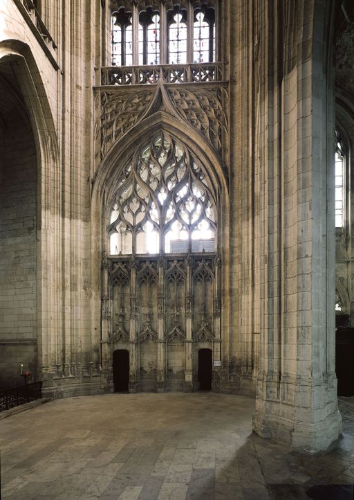 Vue intérieure du bras sud du second ou petit transept.