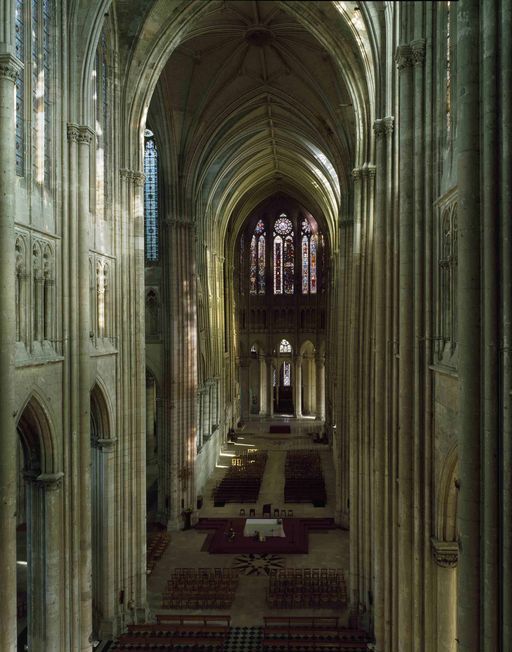 Vue du vaisseau central, d'ouest en est.