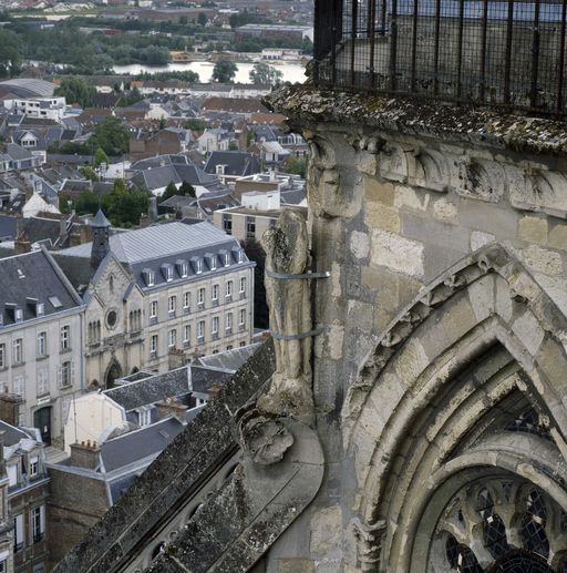 Vue d'un ange musicien de l'abside.