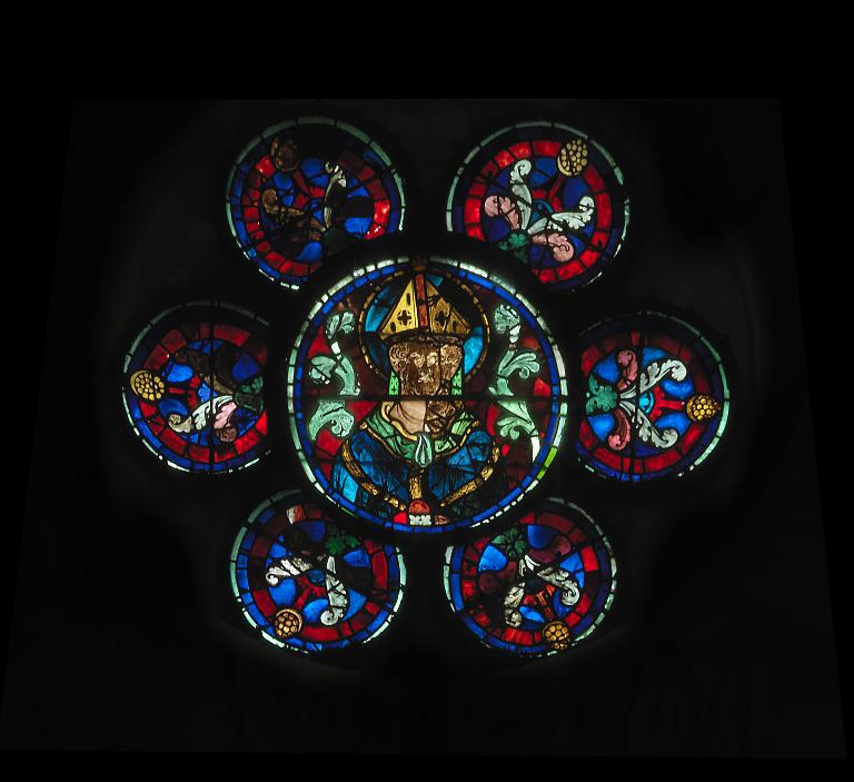 Oculus de la baie 105 : saint évêque.