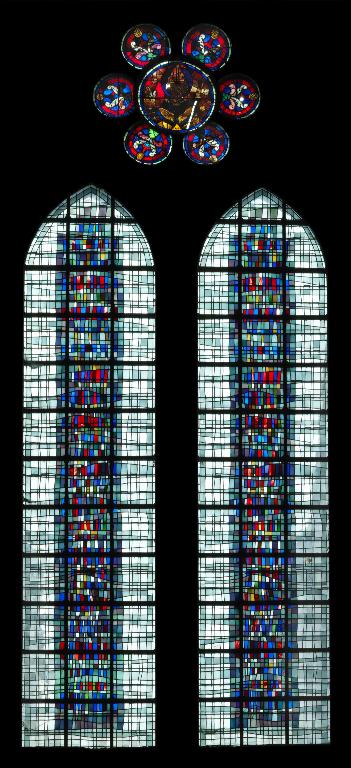 Ensemble de deux verrières mixtes (verrières figurées, verrières abstraites) : saint évêque, saint pape (baies 105 et 106)
