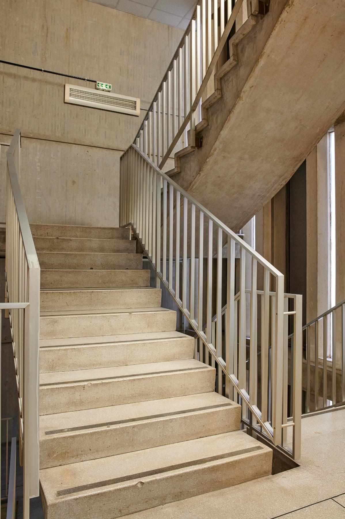 Escalier est.