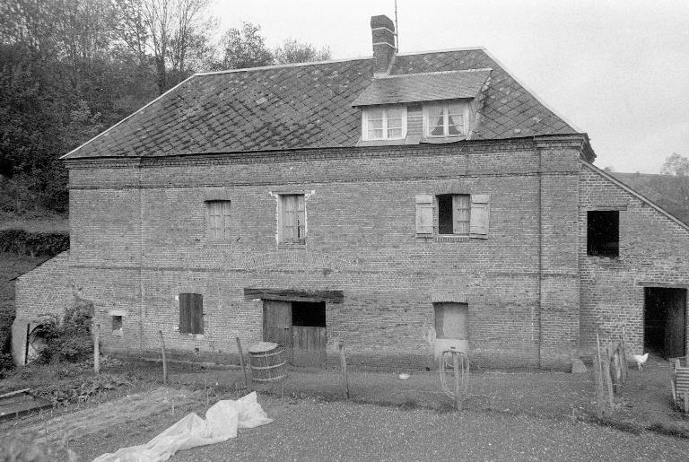 Vue générale de la façade postérieure.