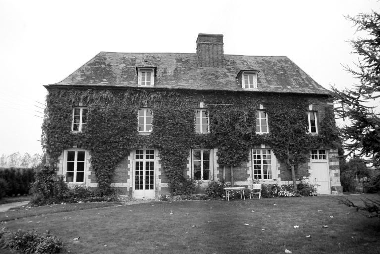 Façade principale.- Photographie de l'Inventaire général, 1979. 