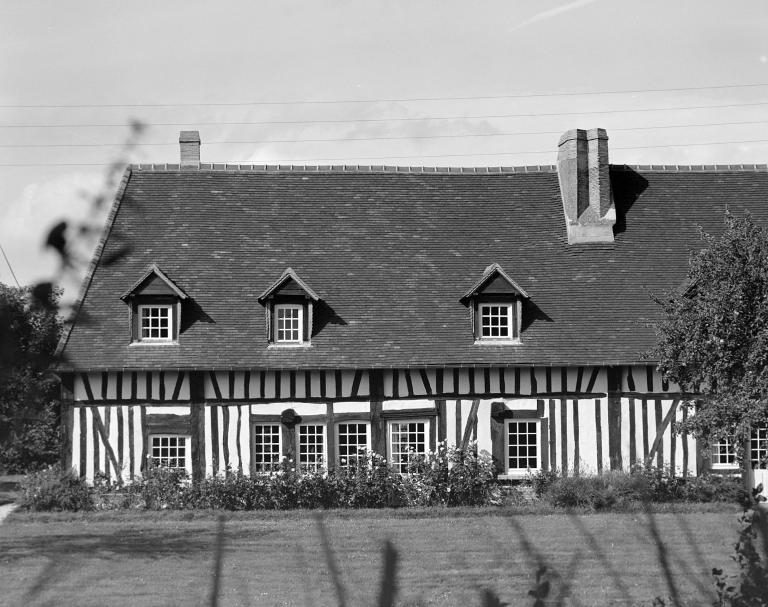 Façade principale, plan rapproché.- Photographie de l'Inventaire général, 1980.