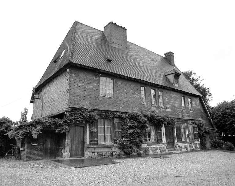 Angle sud-est.- Photographie de l'Inventaire général, 1980. 