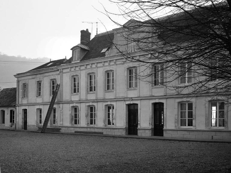 Logement patronal et bureau (bâtiment 30 du plan de 1940 par Mauge), élévation nord (état en 1985).