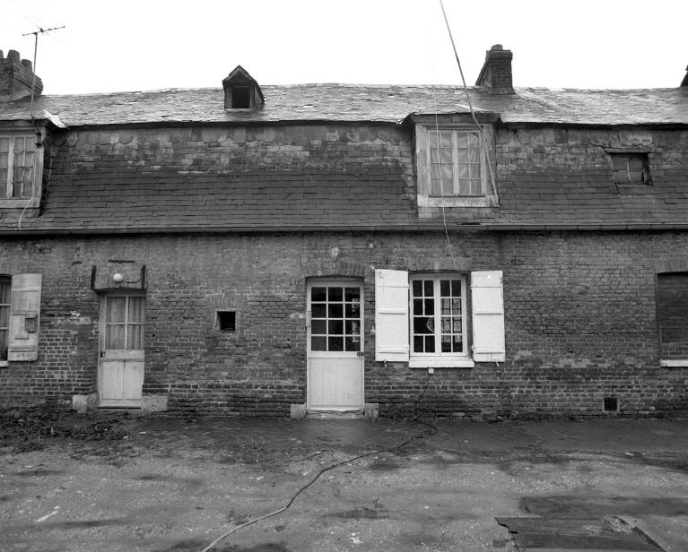 Les premiers logements ouvriers (bâtiment 27 du plan de 1940 par Mauge), élévation postérieure, détail (état en 1988).