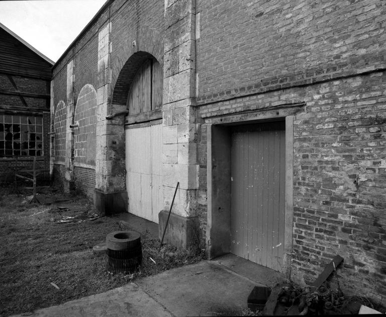 Atelier de fabrication (bâtiment 7 du plan de 1940 par Mauge), élevation sud-est (état en 1988).