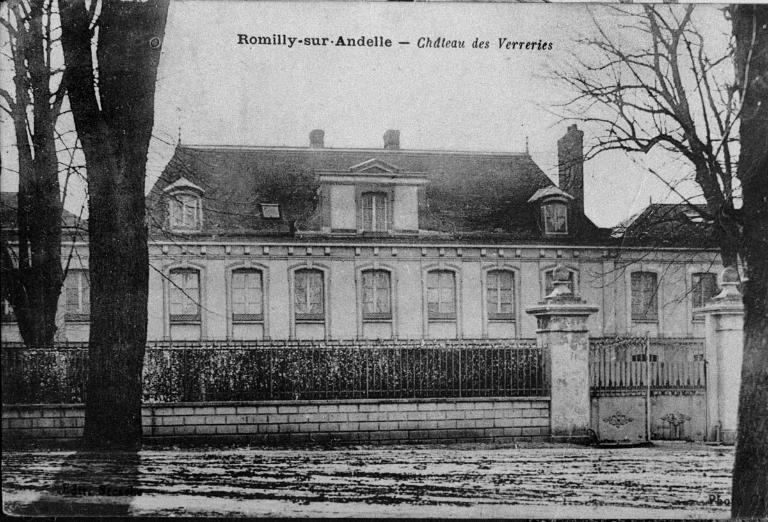 Château des verreries (logement patronal et bureau).- Carte postale, vers 1905.